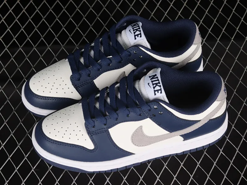 All categories Nk SB Dunk series Nk SB Dunk Low low-top sneakers Nk Dunk Low "Midnight Navy" blue and white SB low-top sports and leisure sneakers FD9749-400